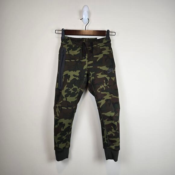 Nike Sportswear Tech Fleece Big Kids Size M/10-12 Camo Joggers Black/Sequoia - Picture 1 of 3
